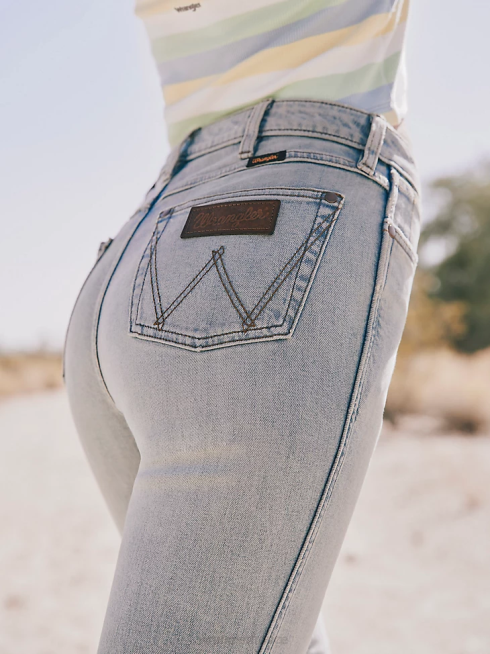 Wrangler femmes jean bootcut taille haute PN28D730 vêtements moyen foncé (112324285)