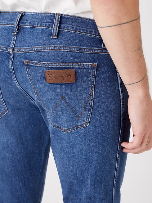 Wrangler Hommes jean droit greensboro PN28D66 vêtements nuage sombre (112317473)