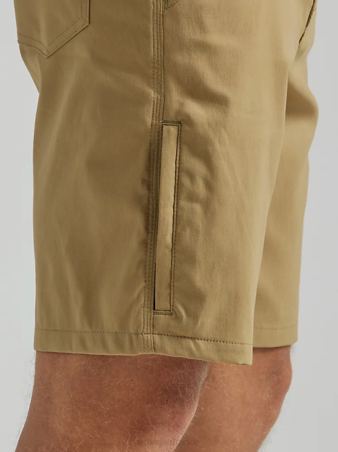 Wrangler Hommes short cargo asymétrique atg PN28D541 vêtements bois d'orme (112333878)