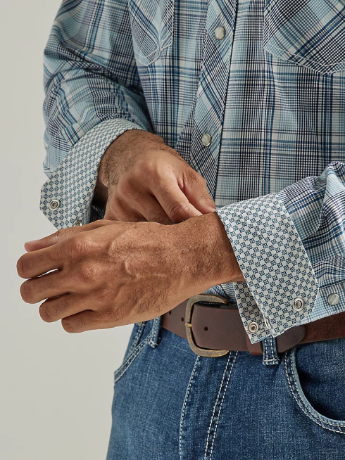 Wrangler Hommes Chemise à carreaux western à manches longues et deux poches, confort avancé, compétition 20x PN28D495 vêtements bleu marine (112327800)