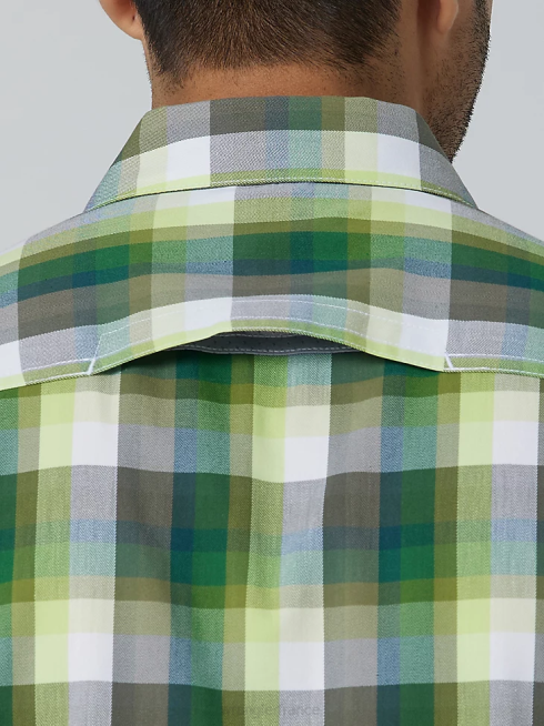 Wrangler Hommes chemise de camp à manches courtes à carreaux écologique PN28D399 vêtements forêt d'améthyste (112336161)